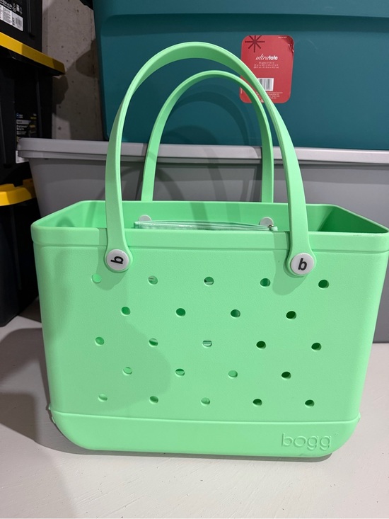 Handbags - Bogg Bag Classic Tote in Mint Chip